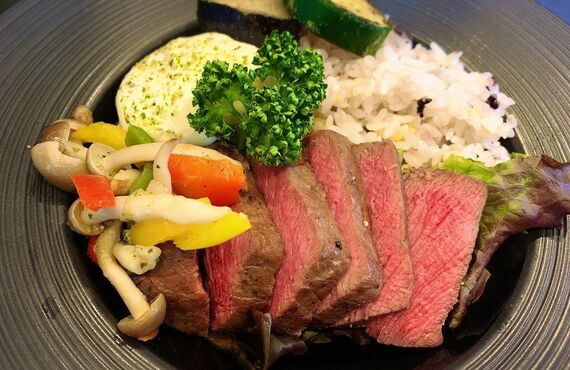 【鹿背ロースステーキset】地元酒場あじと
